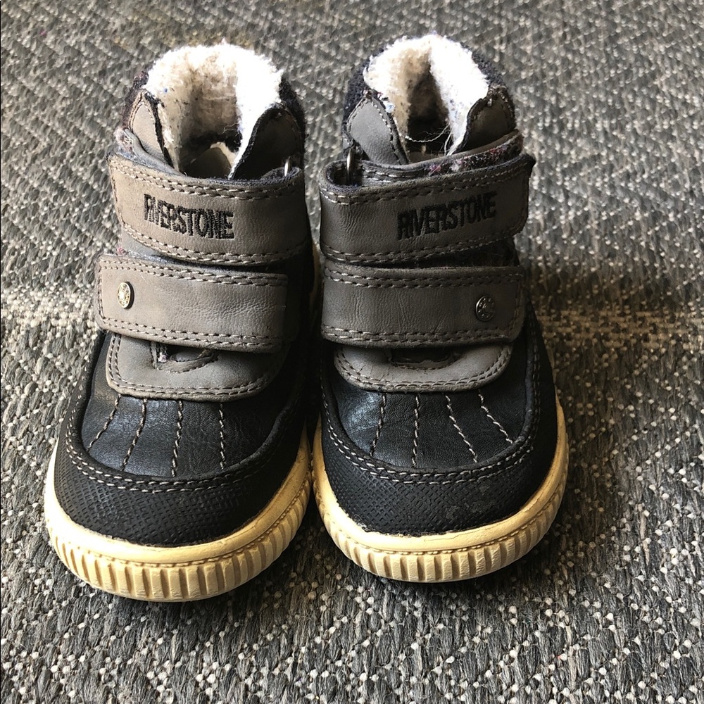 Rivestorne Kids Black and Gray Faux-Fur Winter Boots